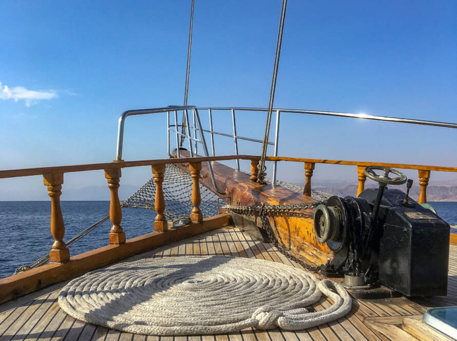 Madera para barco: guía de selección según uso y presupuesto